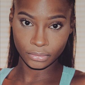 Meet your Posher, Iesha